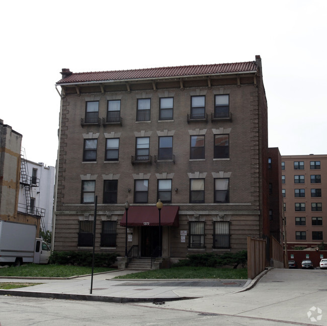 Primary Photo - Kenyon Apartments