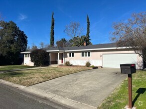 Building Photo - Sacramento property with pool & landscaper...