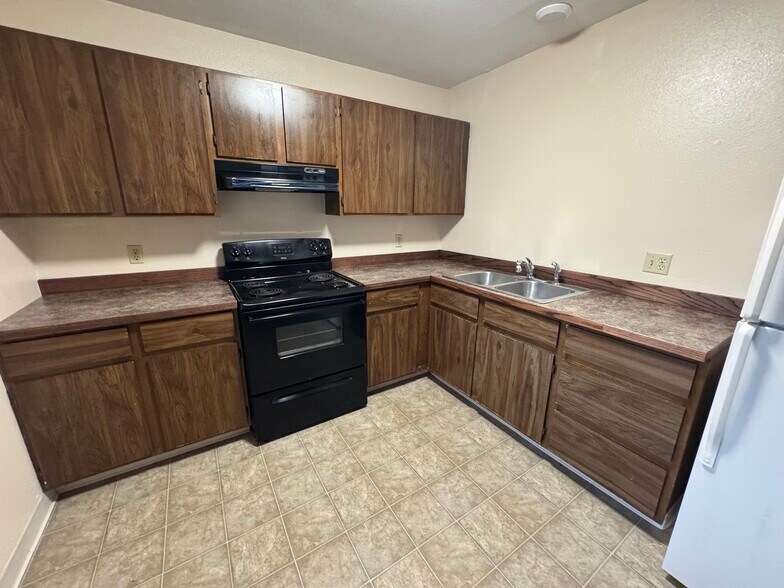 Building Photo - 1420 Worden Ave