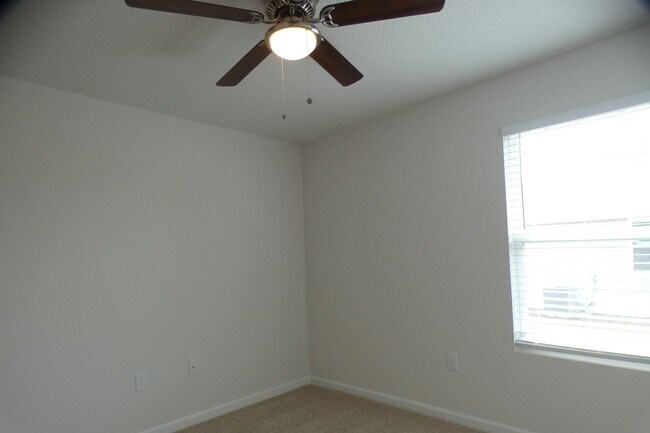 Building Photo - 4 Bedroom Home - Bridlewood