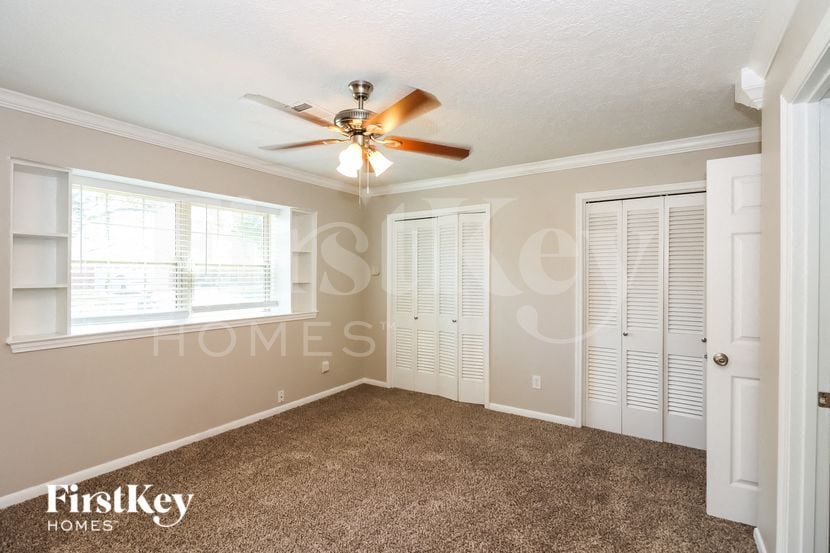 Building Photo - 307 Coronation Dr