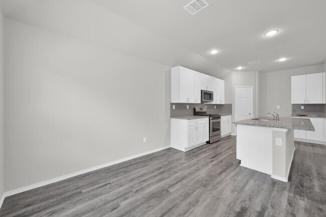 Building Photo - 8011 Dauntless Dr