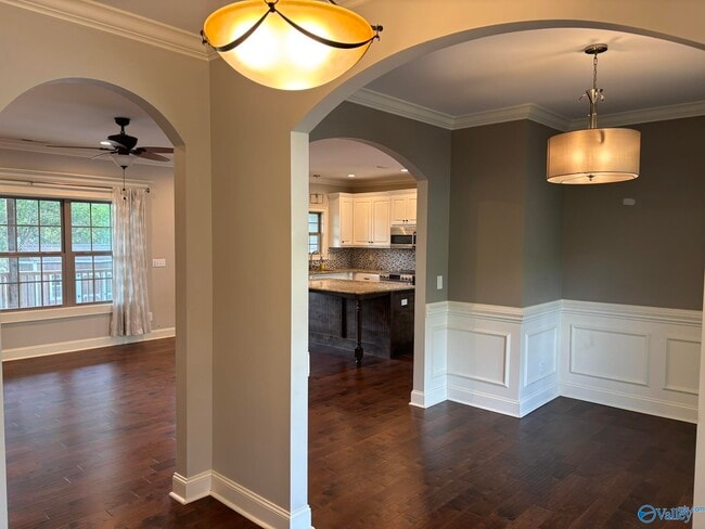 Building Photo - 317 Rosemont Rd SE