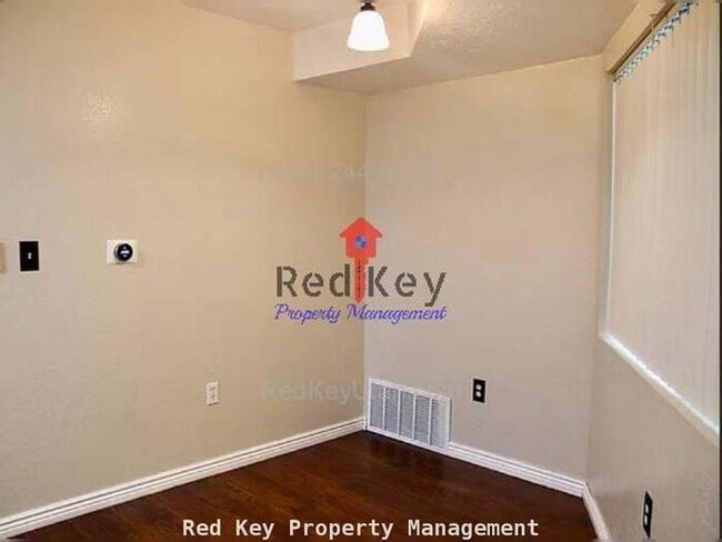 Building Photo - Country Cove 147 W #111