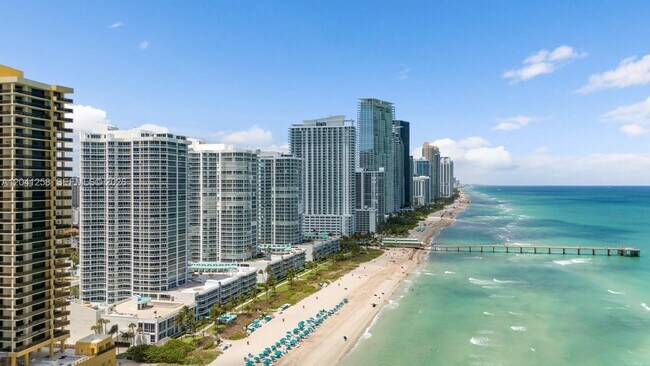 Building Photo - 16445 Collins Ave