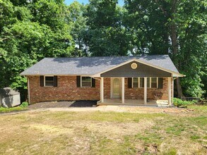 Building Photo - 4510 Mockingbird Dr NE