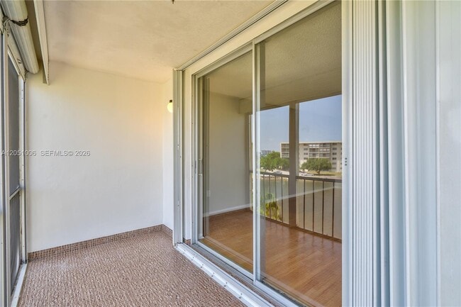 Building Photo - 2851 Leonard Dr