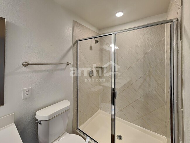 Building Photo - 3942 Legend Pond