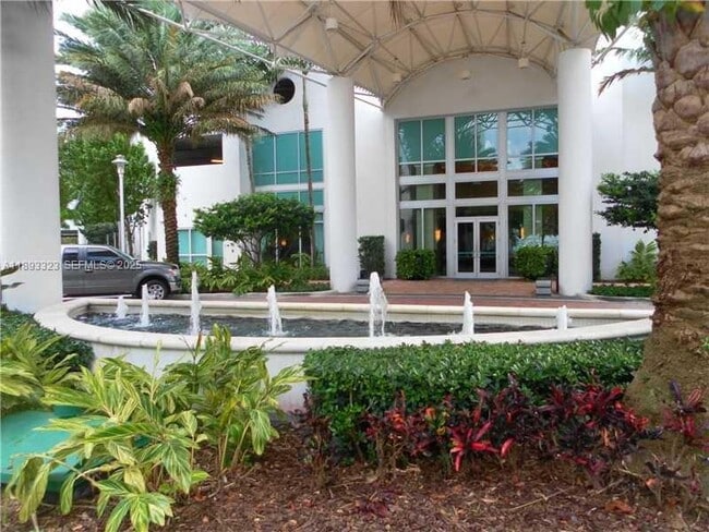 Building Photo - 7900 Harbor Island Dr