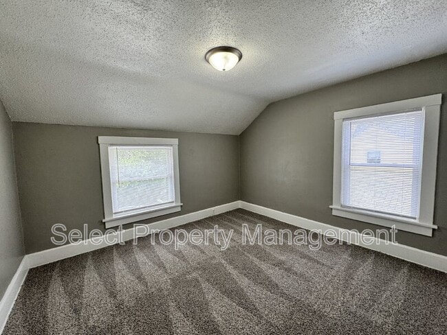Building Photo - 454 Kinnaird Ave