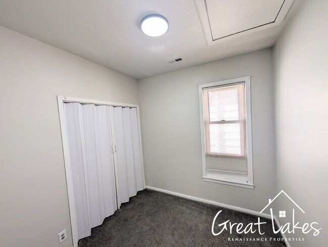 Building Photo - 5667 Anthon St