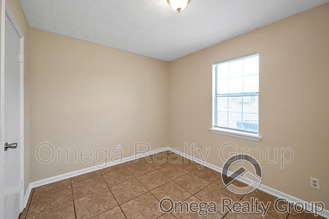 Building Photo - 815 Willow Pointe