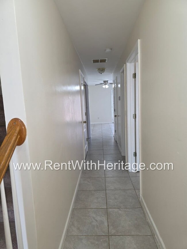 Building Photo - Fantastic 4bd/2.5ba Townhome/ Swim Tennis/ Great Location