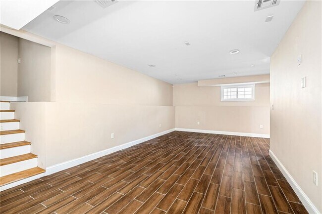 Building Photo - 30 Groveland Ave