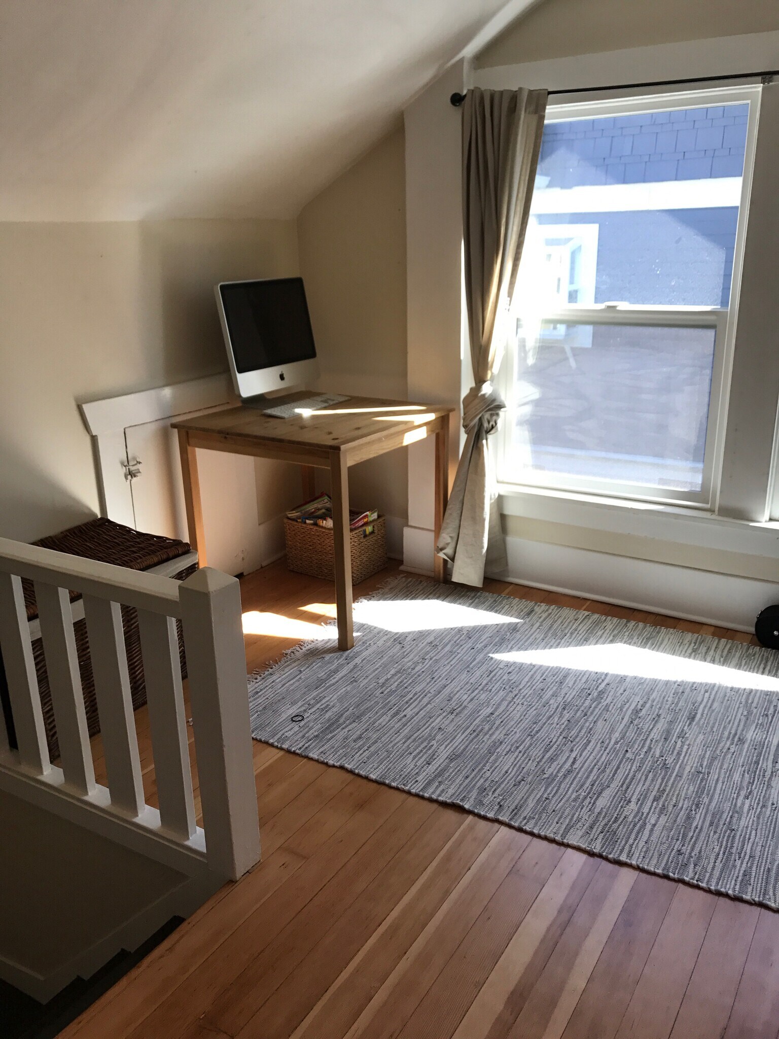 Loft - 906 W Howe St