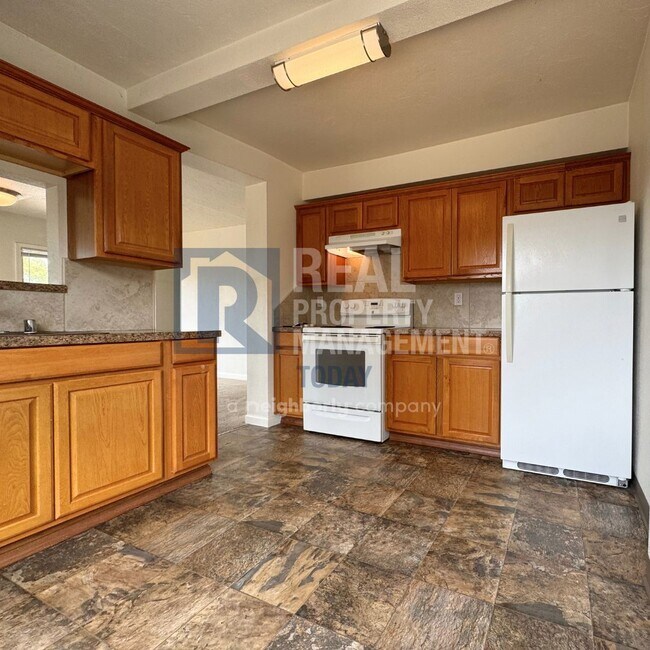 Building Photo - Dammrose - 3201 (Cascade Group)