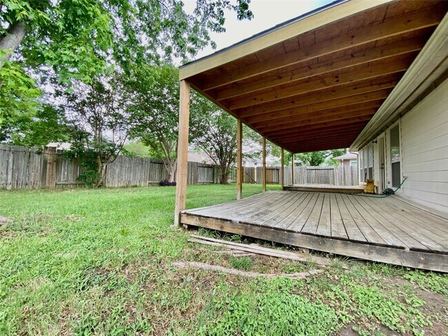 Building Photo - 20334 Linden Tree Dr