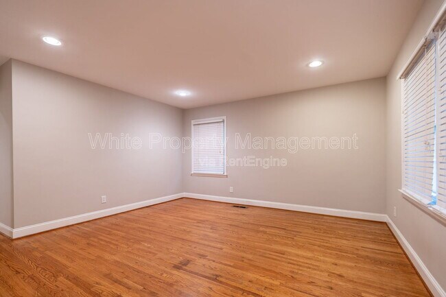 Building Photo - 12013 Idlewild Rd