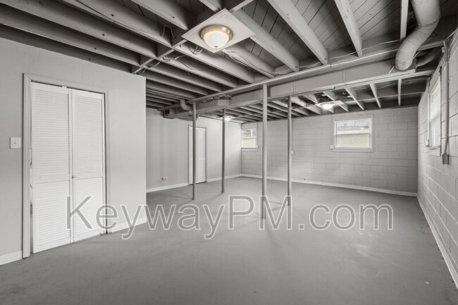 Building Photo - 1823 Pisgah Rd