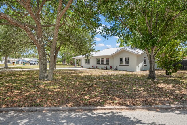 Building Photo - 693 Orange Blossom Dr