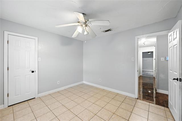 Building Photo - 3529 Alexandria Dr