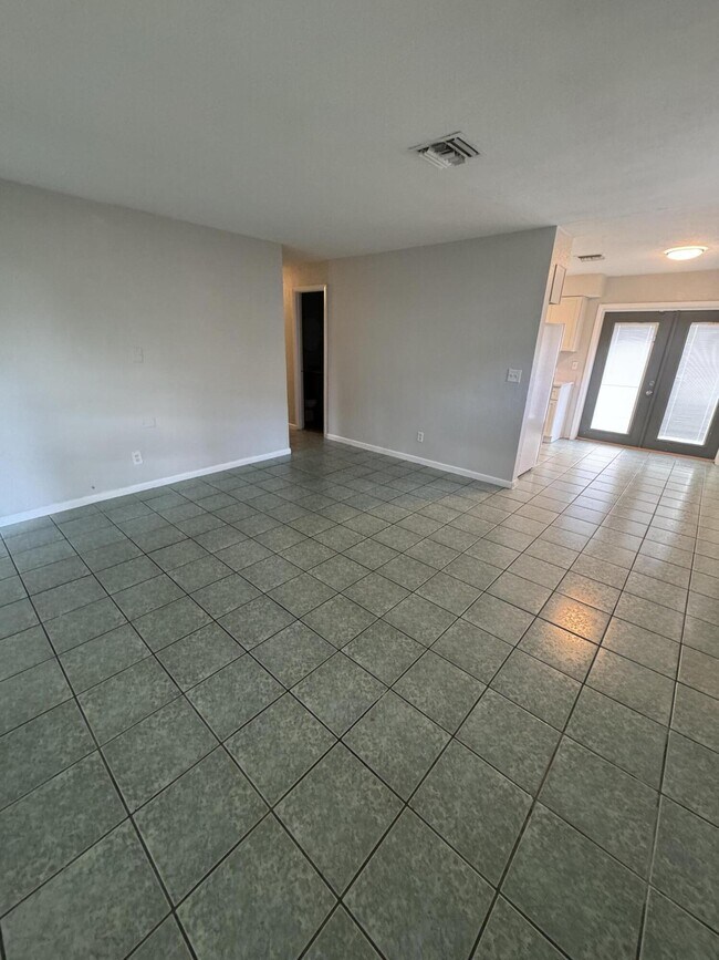 Building Photo - 2770 NW 25th St