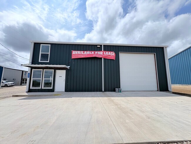 Building Photo - 3980 Old Lorena Rd