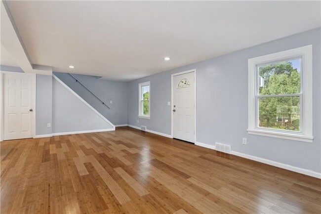Building Photo - North Hills Area Bungalow
