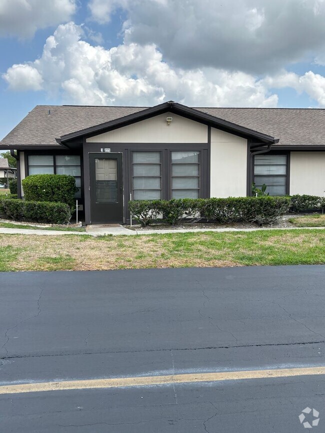 Building Photo - FURNISHED SUMMER RENTAL
