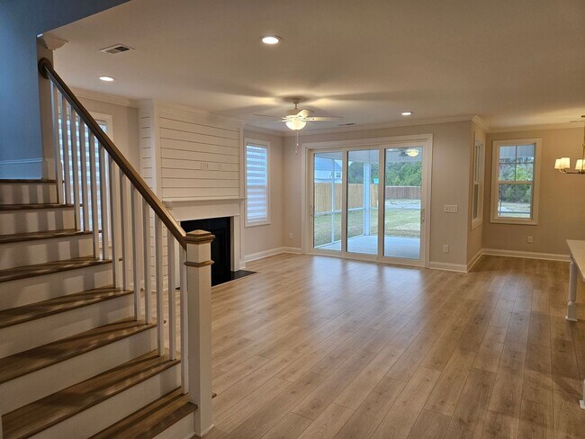 Building Photo - 4 bedroom, 3.5 bath Hampstead home in Magnolia Reserves Community