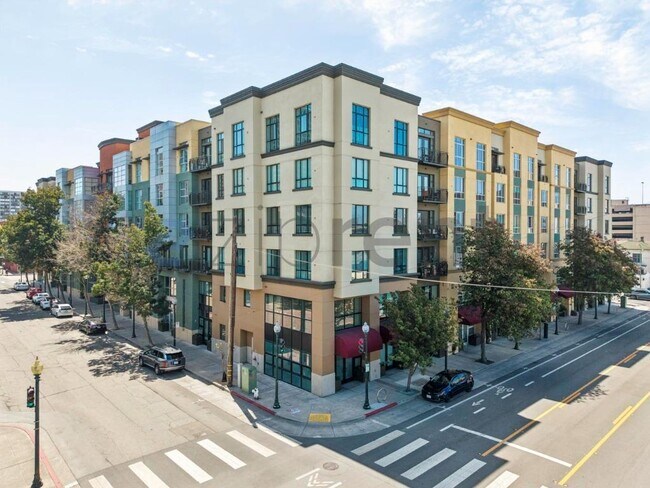 Building Photo - 585 9th St