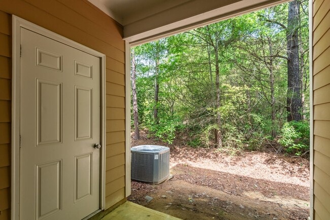 Building Photo - Gorgeous Townhome In Clayton!