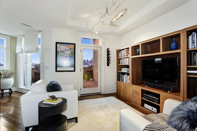 Building Photo - 3 Henley Pl