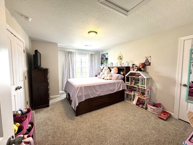 Building Photo - Beautiful Home! Convenient to Camp Lejeune!