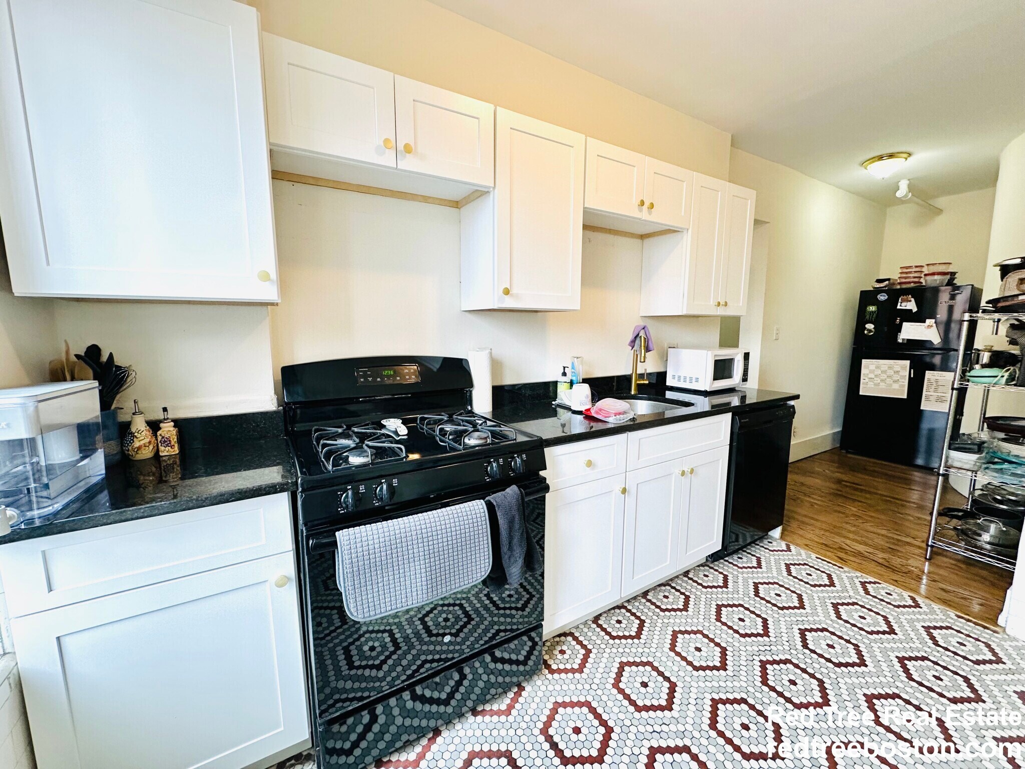 Apt 4 - 452 Park Dr