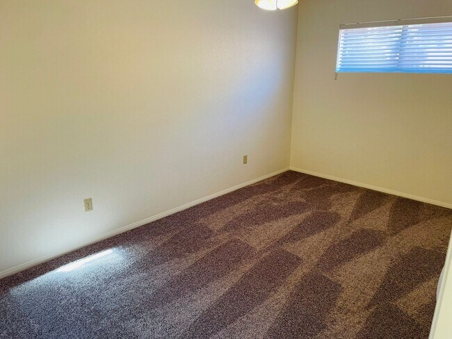 Building Photo - 155 Canyon Diablo Rd