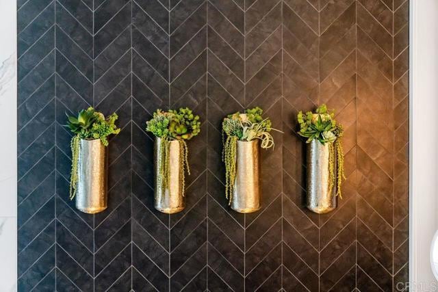 Building Photo - 3301 Lincoln St