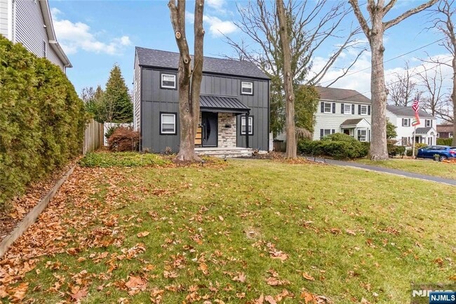 Building Photo - 31 Sherman Ave