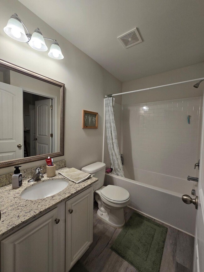 Building Photo - 437 Conifer St