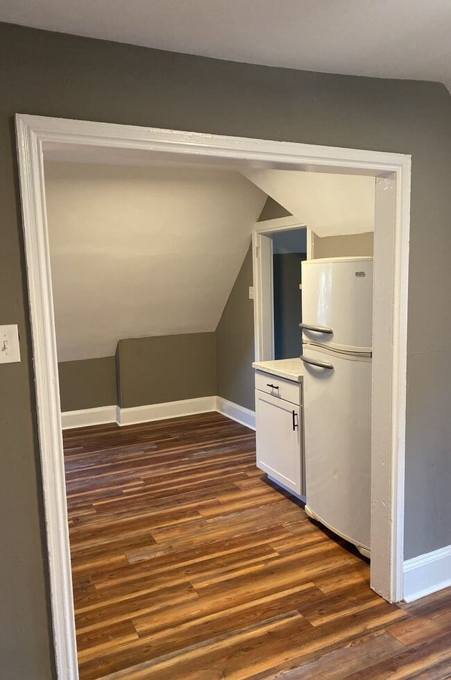 Building Photo - The Phoenixville Lofts-Upgraded Studio/1 b...