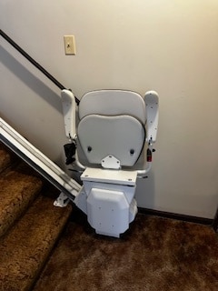 Building Photo - 457 E Main St