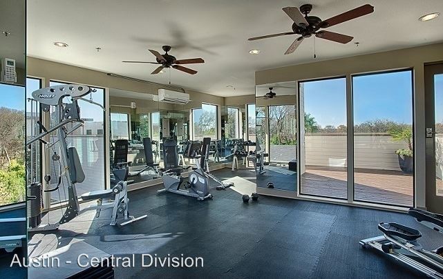 Interior Photo - 15Twelve