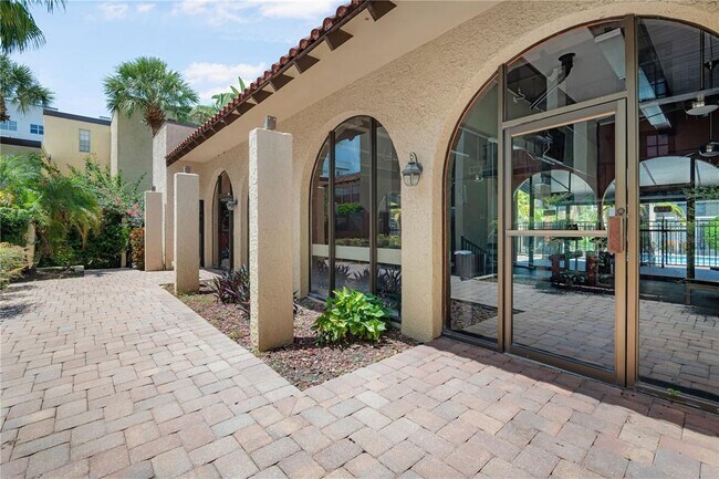 Building Photo - 5305 San Sebastian Ct