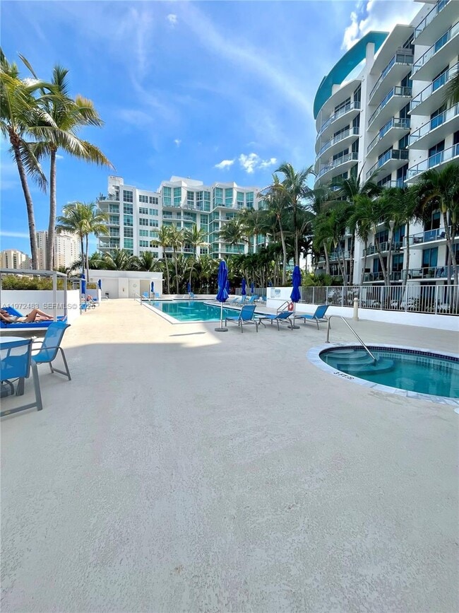 Building Photo - 3029 NE 188th St