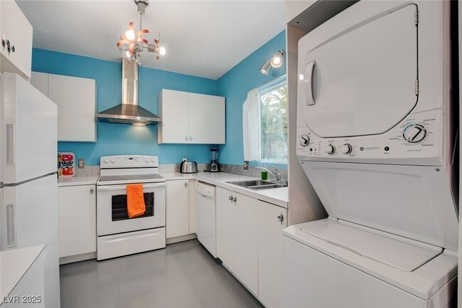 Building Photo - 1558 Aztec Way