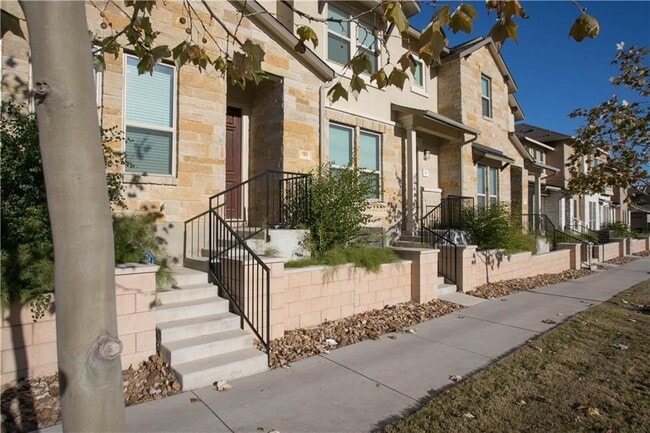 Building Photo - 6814 E Riverside Dr