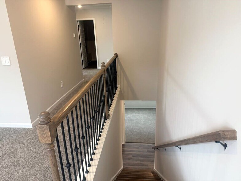 Building Photo - 2304 Grape Vine Wy