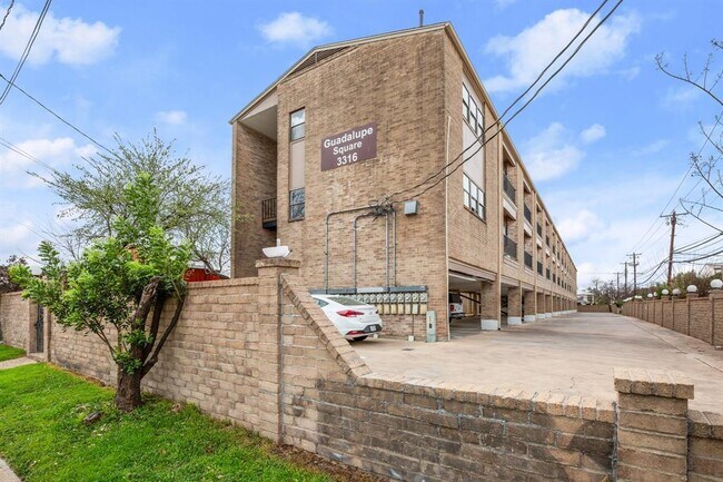Primary Photo - 3316 Guadalupe St
