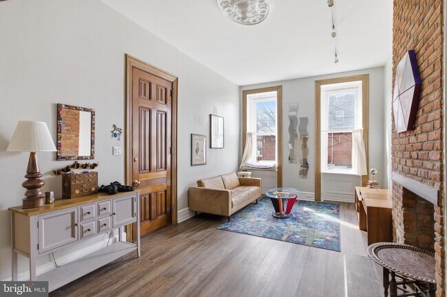 Building Photo - 869 N 29th St