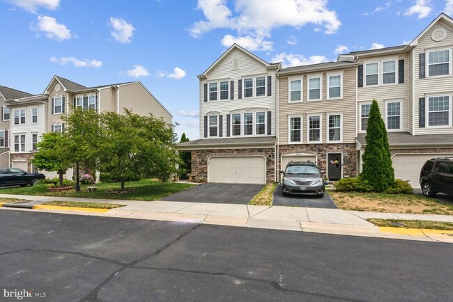 Building Photo - 25148 Sweet Myrtle Square